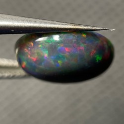 Opale éthiopienne 3.70ct base sombre
