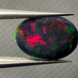 Opale éthiopienne 3.70ct base sombre